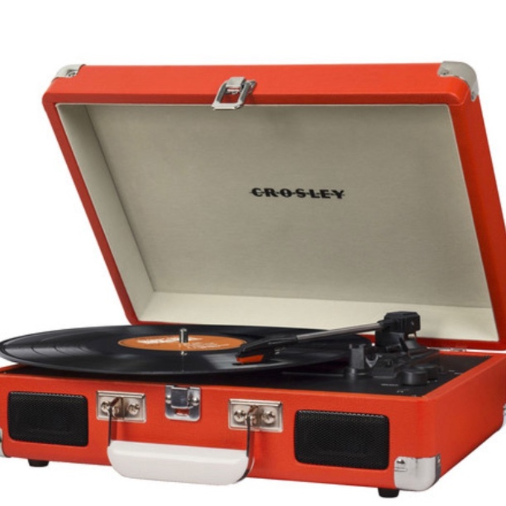 Crosley cruiser deluxe: 3- Speed portable turntable: Bluetooth